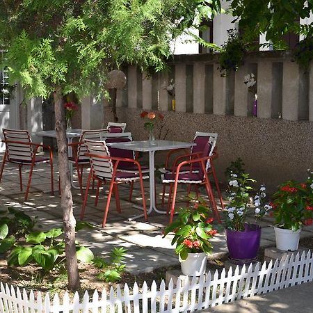 Get Inn Skopje Hostel Exterior photo